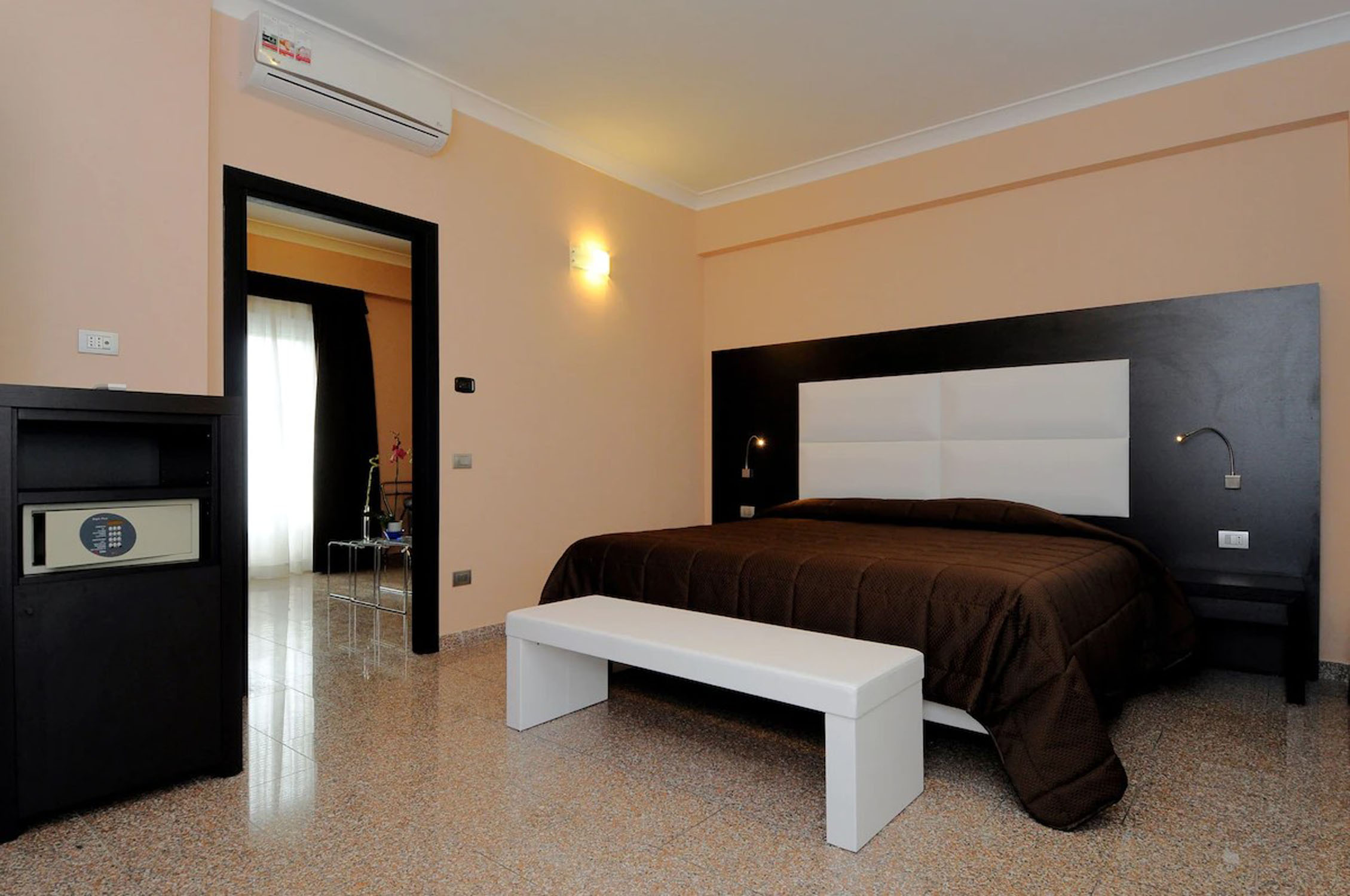 Euro House Hotels – Fiumicino Aeroporto RM - Homes