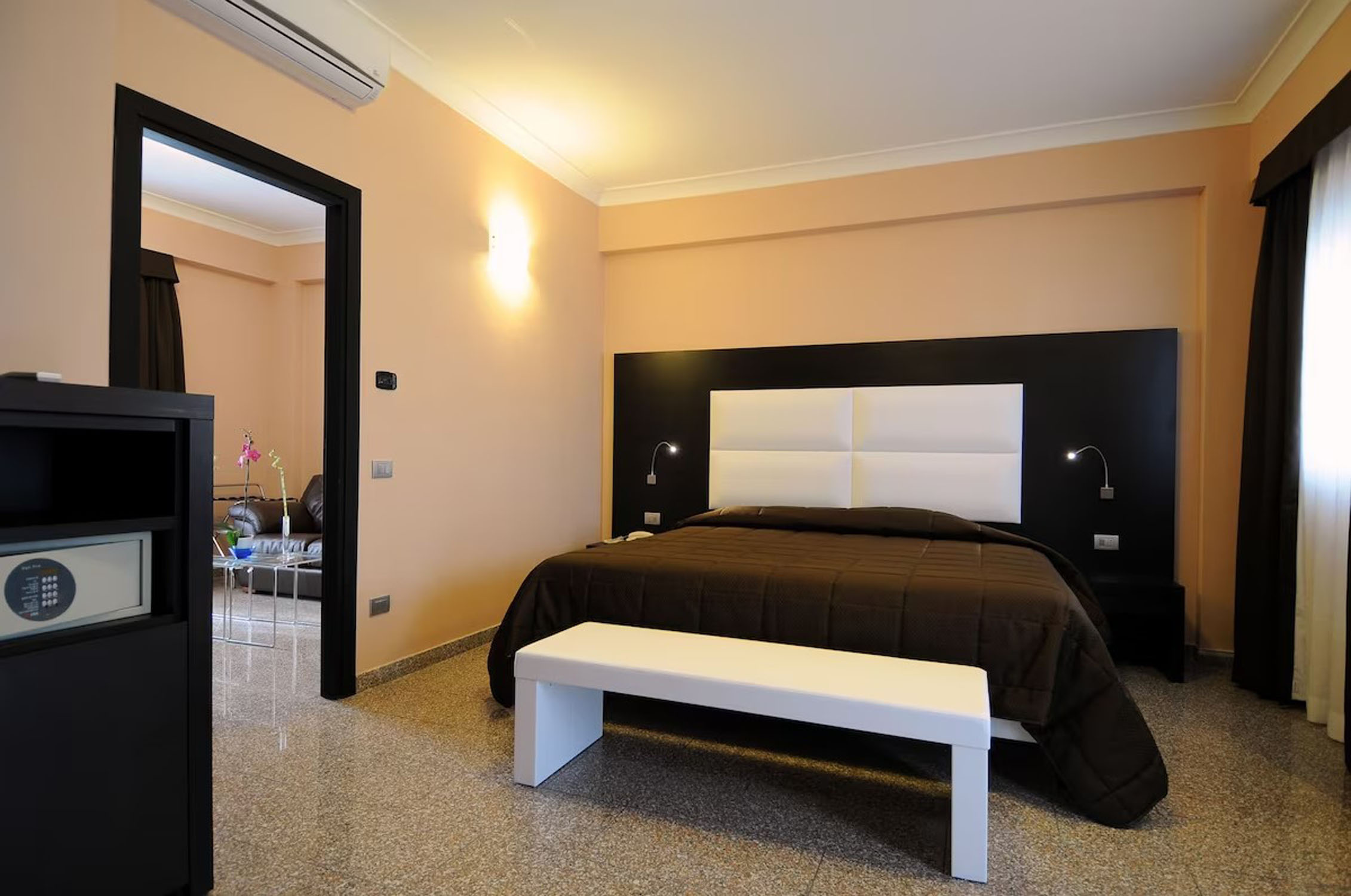 Euro House Hotels – Fiumicino Aeroporto RM - Homes